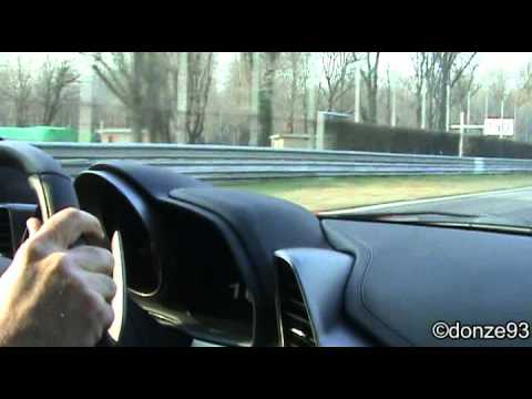 video auto Ferrari 458 Italia a  Monza