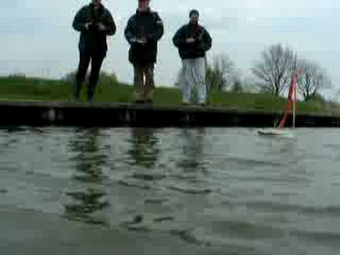 Watch RC Video: 'RC Sailboat Slalom - MM / CR-914'