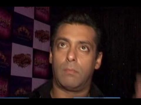 Anees Bazmi - For the latest on Bollywood like zoOm on http://www.facebook.com/zoomtv & follow us on http://www.twitter.com/zoOm_buzz and visit http://www.zoomtv.in Your o...