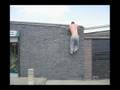 videos de Tariq Amawi, crude parkour sampler, 7 months training 04/07