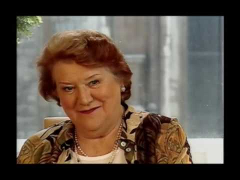 Patricia Routledge
