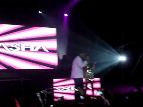 Don Omar Ft Natti Natasha  -  Dutty Love @ Obras Sanitarias Argentina (Live) (2011)
		 