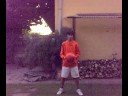 ora ci sono io che faccio quel gioco con il pallone e la maglia, commentate.