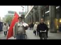 Auf der Prager Straße in Dresden mit der Fahne der Sowjetunion im Kapitalismus