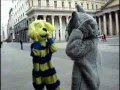 Milano Prank: The wolf and the yellow dog