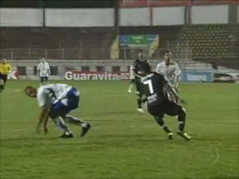 VIDEO: el extraño autogol que se vio en el fútbol brasileño