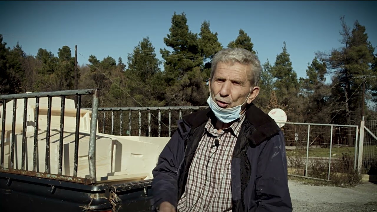 Beegin: Mr Spiridon, beekeeper, Northern Evia