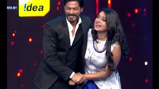 Antara Mitra Shakes A Leg With Shahrukh Khan At The Royal Stag Mirchi Music Awards