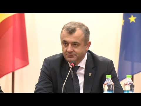 Igor Dodon i-a prezenentat pe noul prim-ministru, ministrul Afacerilor Interne, ministrul Finanţelor și ministrul Apărării angajaților instituțiilor de resort