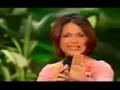 Hebe Camargo chama Alessandra Samadello para cantar