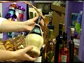 How To Make Elegant Gift Baskets : How To Choose A Wine For a Gift Basket