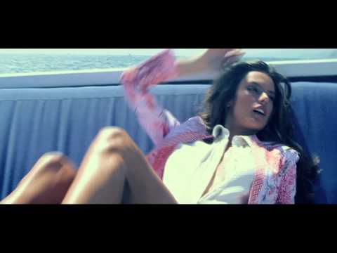 Colcci - Bastidores da campanha Paradise Island, que traz o charme da Primavera/Verão 2013 direto de Los Angeles, com o ator Ashton Kutcher e a top Alessandra Ambrósio.