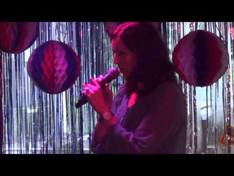 07-43 6691 Suzanne Broedarts 2e voorronde T bruine cafe got talent zo 13-10-13 07.mts SD 01