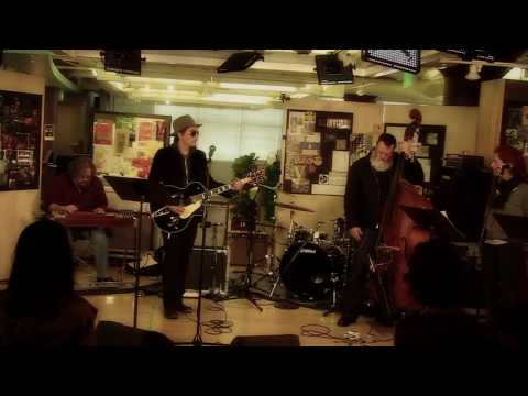 Starbucks Presents: Watch Jakob Live From The Creative Studio