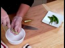 Cooking Tips : How to Clean Serrano Peppers Cooking Tips : How to Clean Serrano Peppers