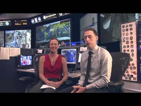 NASA Spacesuit Engineer Talks Space with Students