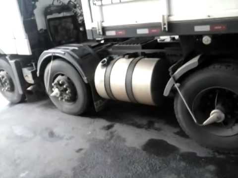 CAVALO MECÂNICO - viagem para Presidente Prudente fazer carrefour me deparei com esse cavalo mecânico com 2 eixos direcionais..... Cmara lg e400f.