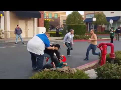 Crazy Fight over the Packers and Seahawks game