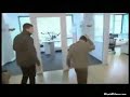 Elle joue de la musique avec ses seins ! ...