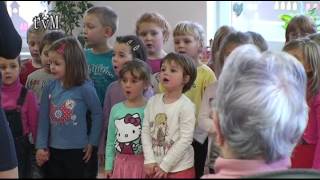 Senioři navštívili MŠ Na Hálkově ulici