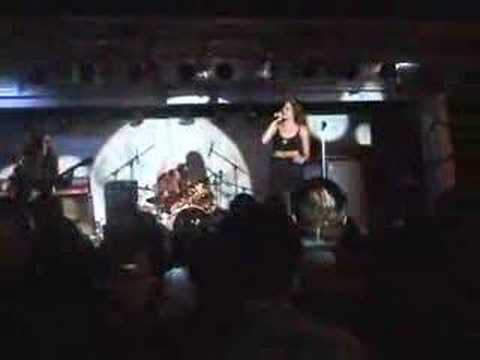 The Donnas-I Cant Keep It a Secret