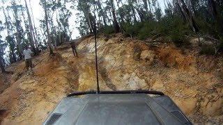 2016-03: Defender 110 on Son of Ranger Bob at Newnes State Forest