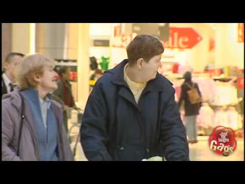 Dummy Kissing Weirdo Prank