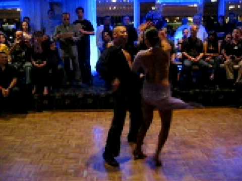 JUNIOR & EMILY ALABI - полуфинал в Stevens Steak House (2009) JUNIOR & EMILY ALABI - полуфинал в Stevens Steak House (2009)