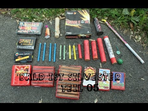 silvester - Zu sehen ist hauptsächlich ein mix aus Klasse 2, aber auch ein paar kleine Blitzknaller sind dabei. China Böller, A, C,D Super 1&2 (Lesli, Keller, Panda, Pyr...