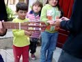 cover de Thalia amamantando ni�os