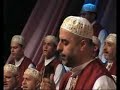 هذه الأناشيد النبوية خالية من الآلات الموسيقية المحرمة. وهي أناشيد اسلامية تذكر الناس بالآخرة وبـحب الله وبحب النبي صلى الله عليه وءاله وصحبه وسلم. فمدح النبي عبادة لله وتقرب. ويجوز التوسل بالنبي وهذا علمه النبي للصحابة رضوان الله عليهم كما في حديث الأعمى وحديث عبد الله بن عمر الذي رواه البخاري والتوسل بالعباس وغيرها من الأحاديث الصريحة بجواز التوسل بالنبي.وهذه الأناشيد والموالد ليست محرمة كما تدعي فرقة 