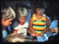 גן רקפת בעין גב בקיץ 1976 או 1977 עם הגננת עדיה כשבין הילדים ניתן לזהות את אלון הפטמן,איריס כץ, תמיר ורנר,דותן צור,אלנה וולקוביץ',רותם אלוני,יפעת הרדוף,איתי קרן ועודמילים: יורם טהרלבלחן: מתי כספי