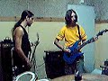 Broken Silence ensayando tocando Cold