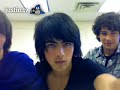 jonas-brothers-live-chat-joe-sings-to-his-ringtone.html