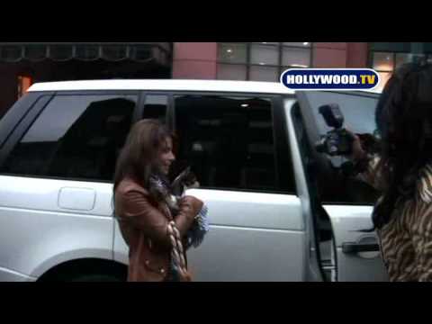 Paula Abdul de compras con su perrito 0 Paula Abdul de compras con su perrito