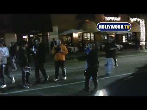 Fan de Paris Hilton arrestado por autógrafo 0 Fan de Paris Hilton arrestado por autógrafo
