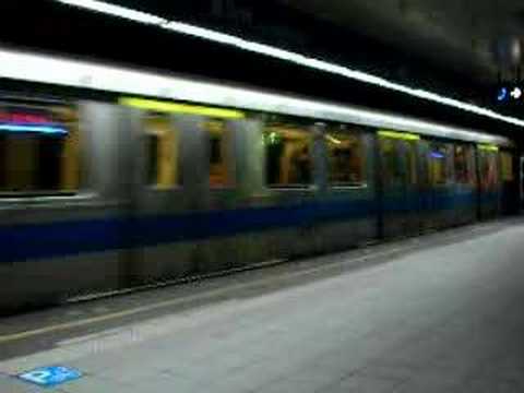 台北捷運C341型進站