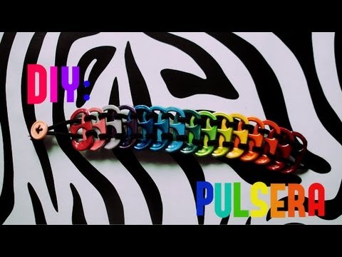 chapas de latas - DESPLIEGAME ☆·.·´¯`·.·☆ ¡Hola chicos! En este vídeo os enseño a hacer esta bonita pulsera de chapas/anillas de lata. A parte de reciclar, es muy ...