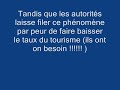 LES MAROCAINS BAISE SA MAIN. ET LE VRAI MAROC