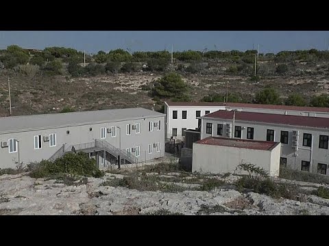 Insel Lampedusa: Das Aufnahmelager wird gerumt