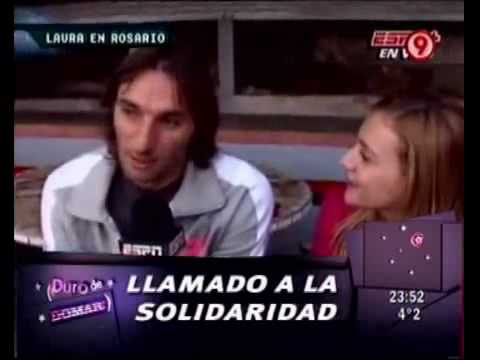 Sobre la cabeza del miembro viril pequeño rojo la mancha