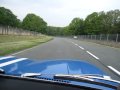 petit tour en r8 gordini sur le routier de montlhery al occasion des 50 ans de la peugeot 404 le 8 mai 2010 Poursuivi par la megane RS des commissaires de piste, et une chicane a la trajectoire tendue ...comme les passagers :o)
