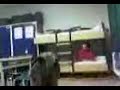 Andre st�rzt