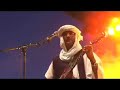 artistes musiciens nig�riens et fran�ais jouent pour la paix au niger. les groupes desert rebel et takrist nakal. retrouvez-les dans le documentaire sur la musique touareg 