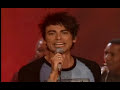 todo avanza y aun no nos podemos vivir como hermanos con tantas guerras. hombre que vas por el mundo...a donde vamos?. con letras directas y con gran sentido musical e instrumental, la ley se consagra como uno de los mejores grupos de rock en espa�ol.
