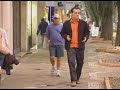 Reportagem exibida pela UNISC TV que mostra a vida de pessoas cegas. As dificuldades enfrentadas eo caso de um cego que mesmo canhoto aprendeu tocar violão só ouvindo e sentido as cordas do instrumento.