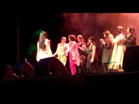Palak Muchhal singing Rangeela Maro Dholna and Dholi Taro Dhol in Holland