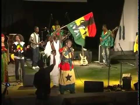 Afro Moses Raised the flag of Ghana high in Ghana 18:12:2011 on GTV News.mp4