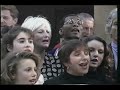 tekst & muziek: klipstein & hammelburg
muzikale leiding: ruud bos
camera supervisie: floris sijbesma
tweede camera: ruud van buren
video-montage: henri hekman
productie en regie: raph inbar 

medewerkende artiesten:

frank affolter
sylvia alberts
frank ashton
ad�le bloemendaal
marco borsato
hans boskamp
joe bourne
paul bouts
hans bouwens
ted de braak
chess
ben cramer
jaap dekker
peter douglas
lex goudsmit  
anneke gr�nloh en zoon wim-jaap 
simon hammelburg, dochter esther
en zoon alexander
carry van der horst
donald jones
caroline kaart
ron klipstein
lenny kuhr en dochter sharon
thijs van leer
liesbeth list
donna lynton
maggie mcneal
florith polak
millie scott
harry sacksioni
ronnie tober
conny vink
dani�l waayenberg
the merry minstrels
the voice of unity (kinderkoor)
ruud bos en zijn orkest

idee en productie: simon hammelburg
en cineast floris sijbesma

meer info:

http://lennykuhr.web-log.nl/mijn_weblog/2008/04/shalom-from-hol.html

http://www.lennykuhrfansite.nl

met vriendelijke dank aan simon hammelburg.