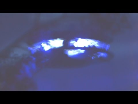 Breaking News UFO Sightings Alien Grey In Huge Fying Saucer Amazing Footage!